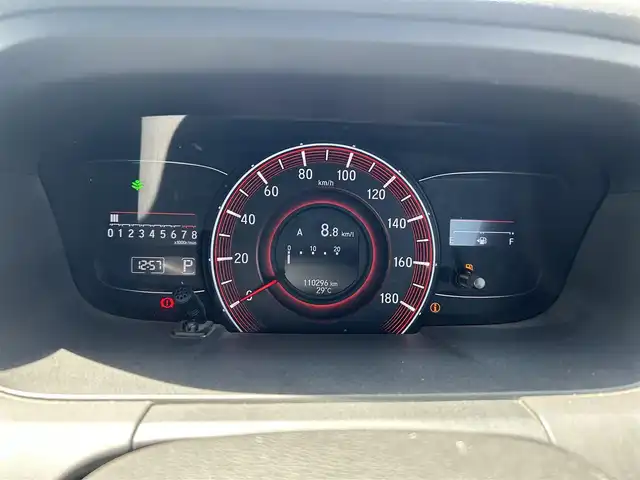 ホンダ オデッセイ アブソルート 長崎県 2015(平27)年 11.1万km ホワイトオーキッドパール (株)IDOMが運営する【じしゃロン長崎店】の自社ローン専用車両になりますこちらは現金またはオートローンご利用時の価格です。自社ローンご希望の方は別途その旨お申付け下さい/パドルシフト/エンジンスタートボタン/MTモード付AT/アイドリングストップ/スマートキー/クルーズコントロール/Bluetooth接続/後席用モニター/ETC/バックカメラ/オートライト/オットマン/純正フロアマット/横滑り防止装置/レーンキープアシスト/衝突被害軽減装置