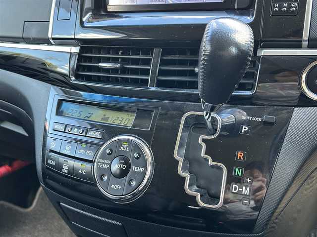 トヨタ エスティマ アエラス プレミアムエディション 熊本県 2013(平25)年 4.5万km ホワイトパールクリスタルシャイン ワンオーナー/プッシュスタート/純正ナビ/（CD・DVD・フルセグTV・BTオーディオ・SD）/バックカメラ/ETC/純正18インチAW/両側パワースライドドア/クルーズコントロール/ハーフレザーシート/右前席パワーシート/HIDヘッドライト/オートライト/フォグライト/前後コーナーセンサー/ウィンカーミラー/純正フロアマット/純正ドアバイザー/新車保証書/取扱説明書/スマートスペアキー×1本