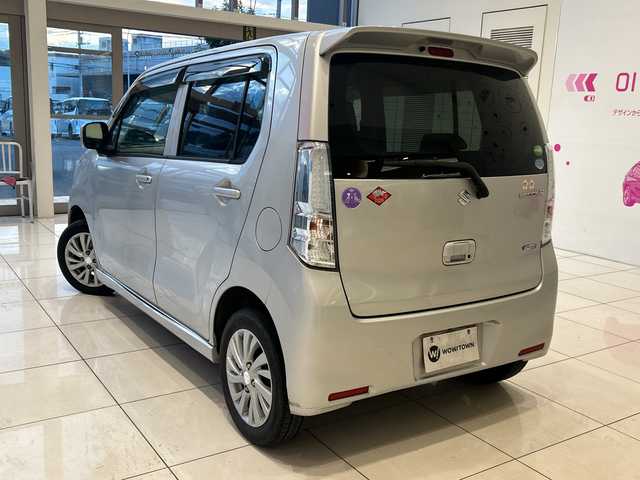 スズキ ワゴンＲ FZ 埼玉県 2014(平26)年 5.5万km シルキーシルバーメタリック レーダーブレーキサポート/ナビ/　　CD/SD/フルセグ/HIDヘッドライト/シートヒーター/純正14インチアルミホイール/ETC/スマートキー×2