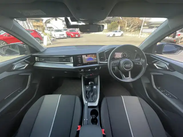 アウディ Ａ１ SB 35TFSI アドバンスド 栃木県 2020(令2)年 3.1万km 紺 純正メモリーナビ/フルセグTV/Bluetooth Audio/USB接続/バックカメラ/衝突被害軽減ブレーキ/レーダークルーズコントロール/ブラインドスポットモニター/アイドリングストップ/置くだけ充電/コーナーセンサー/スマートキーx2/プッシュスタート /ETC2.0/前後ドライブレコーダー