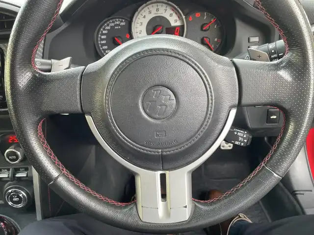 トヨタ ８６ GT エアロパッケージFT 神奈川県 2016(平28)年 11.6万km ピュアレッド BBS製純正18インチAW/純正エアロ/大型リアウィング/純正SDナビ・地デジTV/純正CD/DVD/SD/BT/バックカメラ/ETC/ドライブレコーダー/HIDライト/クルーズコントロール/パドルシフト/プッシュスタート/スマートキー×2/純正フロアマット/取扱説明書/保証書
