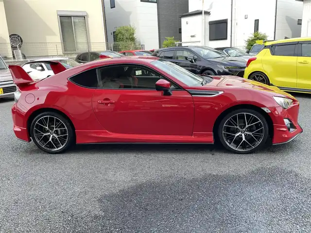 トヨタ ８６ GT エアロパッケージFT 神奈川県 2016(平28)年 11.6万km ピュアレッド BBS製純正18インチAW/純正エアロ/大型リアウィング/純正SDナビ・地デジTV/純正CD/DVD/SD/BT/バックカメラ/ETC/ドライブレコーダー/HIDライト/クルーズコントロール/パドルシフト/プッシュスタート/スマートキー×2/純正フロアマット/取扱説明書/保証書