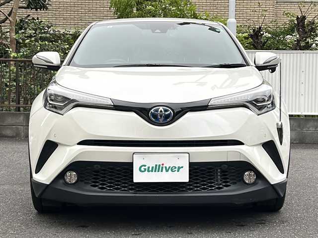 トヨタ Ｃ－ＨＲ G 埼玉県 2017(平29)年 4.5万km ホワイトパールクリスタルシャイン 登録時44994km/ワンオーナー/純正SDナビ（NSZT-W66T）/BT/AM/FM/CD/DVD/MSV/バックカメラ/ハーフレザーシート/シートヒーター（D+N席）/ビルトインETC2.0/前後ドライブレコーダー（DC-DR501）/純正18インチアルミホイール/革巻きハンドル/ステアリングリモコン/フロアマット/トヨタセーフティーセンス/レーダークルーズコントロール/レーンキープアシスト/衝突被害軽減システム/車両接近通報/横滑り防止装置/ブレーキホールド/ブラインドスポットモニター/コーナーセンサー/EVモード/電動格納ミラー/ウィンカーミラー/フォグランプ/ドアバイザー/ABS/保証書/取扱説明書/ナビ取説