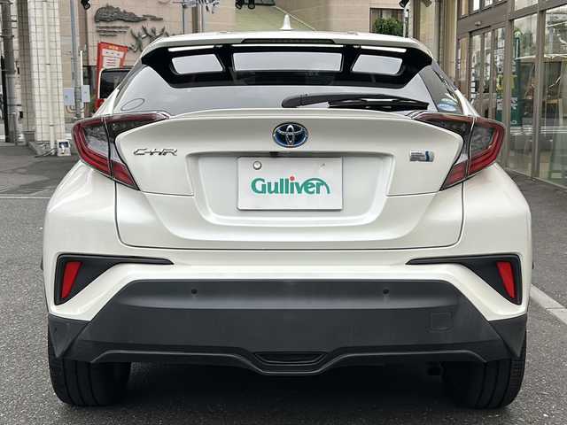 トヨタ Ｃ－ＨＲ G 埼玉県 2017(平29)年 4.5万km ホワイトパールクリスタルシャイン 登録時44994km/ワンオーナー/純正SDナビ（NSZT-W66T）/BT/AM/FM/CD/DVD/MSV/バックカメラ/ハーフレザーシート/シートヒーター（D+N席）/ビルトインETC2.0/前後ドライブレコーダー（DC-DR501）/純正18インチアルミホイール/革巻きハンドル/ステアリングリモコン/フロアマット/トヨタセーフティーセンス/レーダークルーズコントロール/レーンキープアシスト/衝突被害軽減システム/車両接近通報/横滑り防止装置/ブレーキホールド/ブラインドスポットモニター/コーナーセンサー/EVモード/電動格納ミラー/ウィンカーミラー/フォグランプ/ドアバイザー/ABS/保証書/取扱説明書/ナビ取説
