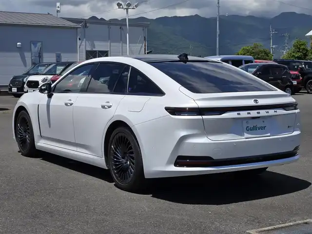 トヨタ クラウン Z 鹿児島県 2023(令5)年 4.6万km プレシャスホワイトパール レーダークルーズコントロール　/デジタルインナーミラー　/ブラックパッケージ(OP装備)/パノラマルーフ(OP装備)　/パノラミックビューモニター　/パワーバックドア　/パーキングアシスト　/全席シートヒーター／エアシート　/ステアリングヒーター/肩口パワーシート/純正前後ドライブレコーダー/ビルトインETC2.0/Bluetoothオーディオ/純正アルミホイール(20インチ)/プッシュスタート/スマートキー