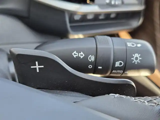 トヨタ クラウン Z 鹿児島県 2023(令5)年 4.6万km プレシャスホワイトパール レーダークルーズコントロール　/デジタルインナーミラー　/ブラックパッケージ(OP装備)/パノラマルーフ(OP装備)　/パノラミックビューモニター　/パワーバックドア　/パーキングアシスト　/全席シートヒーター／エアシート　/ステアリングヒーター/肩口パワーシート/純正前後ドライブレコーダー/ビルトインETC2.0/Bluetoothオーディオ/純正アルミホイール(20インチ)/プッシュスタート/スマートキー