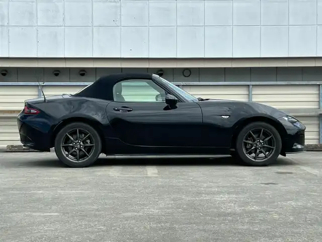 マツダ ロードスター S スペシャルパッケージ 静岡県 2017(平29)年 5.3万km ジェットブラックマイカ ６ＭＴ/セーフティパッケージ/ＢＯＳＥサウンドシステム/純正ＳＤナビ/ＤＶＤ再生/フルセグＴＶ/ＥＴＣ/BTオーディオ/バックカメラ/ＢＳＭ/ＲＣＴＡ/車線逸脱警報/アダプティブフロントライティングシステム/オートハイビーム/LEDヘッドライト/オートライト/スマートキー/プッシュスタート/純正１６ＡＷ