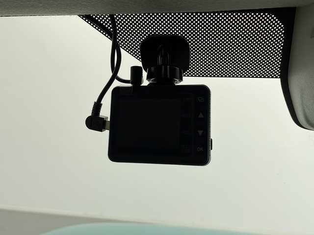 スズキ ラパン S 愛知県 2016(平28)年 6.8万km フレンチミントパールメタリック /禁煙車//KENWOOD彩速ナビ【MDV-D303】//地デジ/ipod/USB/SD/CD/FM/AM//バックカメラ//前後ドライブレコーダー//革巻きステアリング//運転席シートヒーター//ETC//HIDオートライト//レーダーブレーキサポート//アイドリングストップ//横滑り防止装置//社外フロアマット//社外ドアバイザー//ISOFIX//保証書/取扱説明書/スペアキー