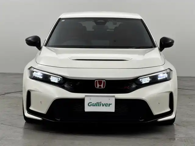 ホンダ シビック タイプR 福岡県 2023(令5)年 2.9万km チャンピオンシップホワイト ワンオーナー　/純正エアロ　/純正９型ＤＡナビ　/バックカメラ　/ブレンボキャリパー　/ＥＴＣ２．０　/ドラレコ　/アダプティブクルーズコントロール　/コーナーセンサー　/衝突被害軽減ブレーキ　/レーンキープ　/ＢＳＭ