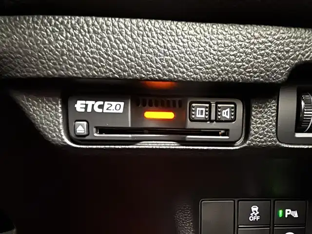 ホンダ シビック タイプR 福岡県 2023(令5)年 2.9万km チャンピオンシップホワイト ワンオーナー　/純正エアロ　/純正９型ＤＡナビ　/バックカメラ　/ブレンボキャリパー　/ＥＴＣ２．０　/ドラレコ　/アダプティブクルーズコントロール　/コーナーセンサー　/衝突被害軽減ブレーキ　/レーンキープ　/ＢＳＭ