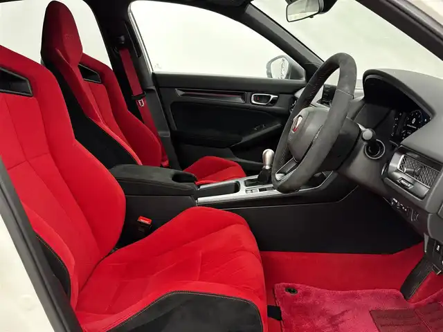 ホンダ シビック タイプR 福岡県 2023(令5)年 2.9万km チャンピオンシップホワイト ワンオーナー　/純正エアロ　/純正９型ＤＡナビ　/バックカメラ　/ブレンボキャリパー　/ＥＴＣ２．０　/ドラレコ　/アダプティブクルーズコントロール　/コーナーセンサー　/衝突被害軽減ブレーキ　/レーンキープ　/ＢＳＭ
