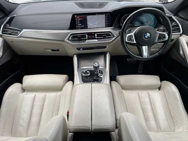 ＢＭＷ Ｘ６ xDrive35d Mスポーツ 東京都 2020(令2)年 2.9万km サファイアブラックP マットブラック　ラッピング/純正ナビ/AM/FM/BT/フルセグ/パーキングアシストプラス/・アクティブパークディスタンスコントロール/・パーキングアシスト/・トップビュー/3Dビュー/・サイドビューカメラ/リアビューカメラ/ドライビングアシストプロフェッショナル/・アクティブクルーズコントロール/・レーンディパーチャウオーニング/・ステアリング/レーンコントロールアシスト/・レーンチェンジウオーニング/・衝突回避/衝突軽減ブレーキ/・アクティブサイドコリジョンプロテクション/・レーンチェンジアシスト/・トラフィックサインアシスト/LEDヘッドライト/スペアキー×1/ヘッドアップディスプレイ/純正22inアルミホイール