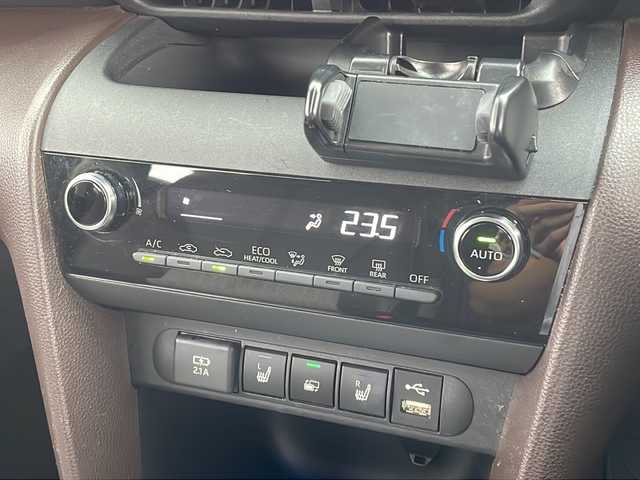 トヨタ ヤリスクロス Z 山口県 2021(令3)年 3.6万km ブラックマイカ ワンオーナー/純正ディスプレイオーディオ/・コネクティッドナビ/・Bluetooth接続/・フルセグTV/バックカメラ/ビルトインETC/Toyota Safety Sense/・プリクラッシュセーフティ/・レーントレーシングアシスト/・ロードサインアシスト/・レーダークルーズコントロール/・先行車発進告知機能/・ブラインドスポットモニター/・クリアランスソナー/・リヤクロストラフィックアラート/・パーキングサポートブレーキ/・ドライブモードセレクトスイッチ/・オートマッチ九ハイビーム/純正フロアマット/USB入力端子/スマートキー/プッシュスタート/スペアキー1本/ハーフレザーシート/シートヒーター/純正LEDライト/純正18インチアルミホイール/ドアバイザー/ウィンカーミラー/取扱説明書/保証書