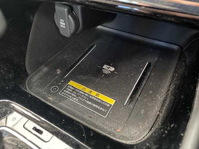 ホンダ ヴェゼル ハイブリッド e:HEV Z 宮城県 2022(令4)年 3.5万km プラチナホワイトパール 純正エアロパーツ（F/S/R)/ホンダセンシング/・レーンキープアシスト/・ブラインドスポットモニター/・衝突軽減システム/・衝突軽減ブレーキ/・横滑り防止装置/純正ナビ/・純正プレミアムオーディオ/・ホンダコネクトディスプレイ（9インチ）/・フルセグTV/・Bluetooth/USB/・2.0ETC/・全方位カメラ/・ドライブレコーダー（前後）/・置くだけ充電/アイドリングストップ/電子パーキング/革巻きステアリング/・ステアリングスイッチ/・パドルシフト/シートヒーター（運転席/助手席）/プッシュスタート/・スマートキー/LEDヘッドライト/・オートライト/・フォグランプ/純正フロアマット/純正アルミホイール18インチ