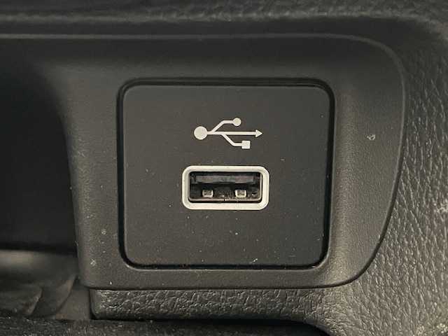 ホンダ ヴェゼル ハイブリッド e:HEV Z 宮城県 2022(令4)年 3.5万km プラチナホワイトパール 純正エアロパーツ（F/S/R)/ホンダセンシング/・レーンキープアシスト/・ブラインドスポットモニター/・衝突軽減システム/・衝突軽減ブレーキ/・横滑り防止装置/純正ナビ/・純正プレミアムオーディオ/・ホンダコネクトディスプレイ（9インチ）/・フルセグTV/・Bluetooth/USB/・2.0ETC/・全方位カメラ/・ドライブレコーダー（前後）/・置くだけ充電/アイドリングストップ/電子パーキング/革巻きステアリング/・ステアリングスイッチ/・パドルシフト/シートヒーター（運転席/助手席）/プッシュスタート/・スマートキー/LEDヘッドライト/・オートライト/・フォグランプ/純正フロアマット/純正アルミホイール18インチ