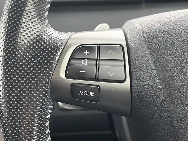 トヨタ ヴォクシー ZS 煌Ⅲ 愛媛県 2013(平25)年 9.5万km ボルドーマイカメタリック 禁煙車/登録時走行距離94796km/純正ナビCD/DVD/フルセグTV/Bluetooth/フリップダウンモニター/ビルトインETC/両側パワースライドドア/スマートキー/プッシュスタートボタン/リヤエアコン/オートライト/HIDヘッドライト/純正アルミホイール/純正フロアマット