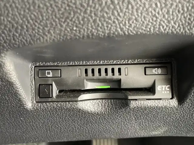 トヨタ プリウス A 長崎県 2019(平31)年 9.3万km ホワイトパールクリスタルシャイン セーフティーセンス/純正9インチSDナビ/　　Bluetooth/DVD/フルセグ/バックカメラ/ETC/LEDオートライト/MODELIISTAフルエアロ/純正15インチアルミホイール/運転席パワーシート/パーキングアシスト/クルーズコントロール