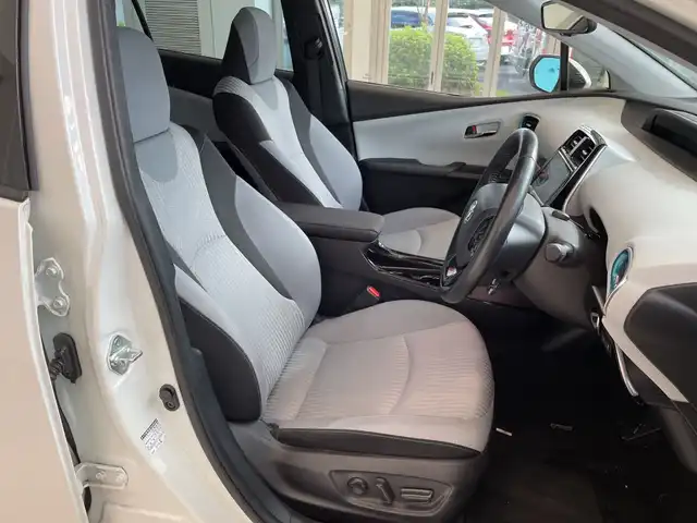 トヨタ プリウス A 長崎県 2019(平31)年 9.3万km ホワイトパールクリスタルシャイン セーフティーセンス/純正9インチSDナビ/　　Bluetooth/DVD/フルセグ/バックカメラ/ETC/LEDオートライト/MODELIISTAフルエアロ/純正15インチアルミホイール/運転席パワーシート/パーキングアシスト/クルーズコントロール