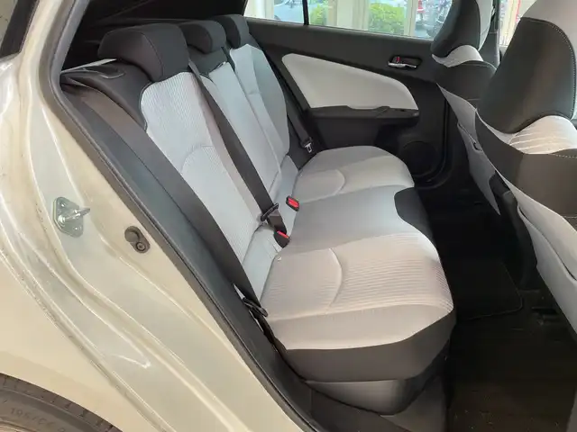 トヨタ プリウス A 長崎県 2019(平31)年 9.3万km ホワイトパールクリスタルシャイン セーフティーセンス/純正9インチSDナビ/　　Bluetooth/DVD/フルセグ/バックカメラ/ETC/LEDオートライト/MODELIISTAフルエアロ/純正15インチアルミホイール/運転席パワーシート/パーキングアシスト/クルーズコントロール