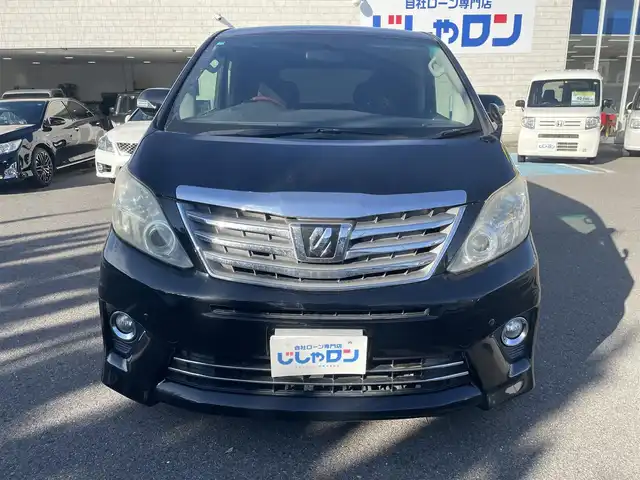 トヨタ アルファード 240S プライムセレクションⅡ 和歌山県 2011(平23)年 12.1万km ブラック (株)IDOMが運営する【じしゃロン和歌山店】の自社ローン対象車両になります。こちらは現金ご利用時の価格です。/自社ローンご希望の方は別途その旨お申付け下さい。/4WD/寒冷地仕様/アルパインナビ/AM/FM/CD/DVD/TV/アルパインフリップダウンナビ/両側パワースライドドア/横滑り抑制装置/クルーズコントロール/パワーバックドア/コーナーセンサー/純正フロアマット/後席オットマン/7人乗り/社外AW20インチ