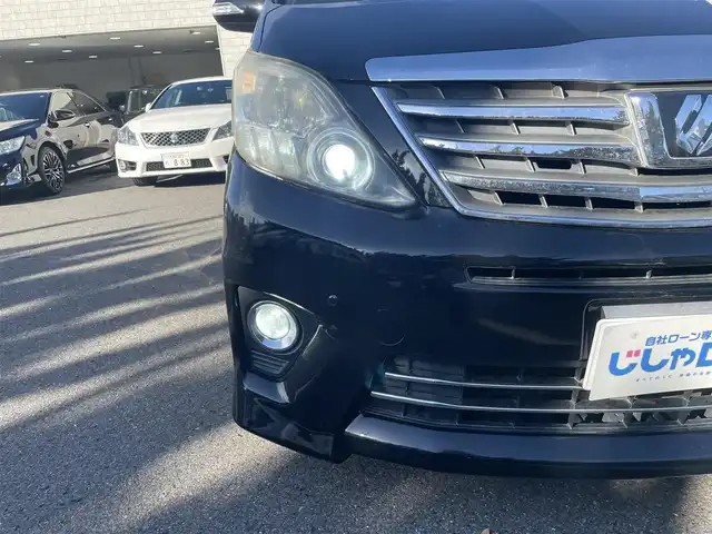 トヨタ アルファード 240S プライムセレクションⅡ 和歌山県 2011(平23)年 12.1万km ブラック (株)IDOMが運営する【じしゃロン和歌山店】の自社ローン対象車両になります。こちらは現金ご利用時の価格です。/自社ローンご希望の方は別途その旨お申付け下さい。/4WD/寒冷地仕様/アルパインナビ/AM/FM/CD/DVD/TV/アルパインフリップダウンナビ/両側パワースライドドア/横滑り抑制装置/クルーズコントロール/パワーバックドア/コーナーセンサー/純正フロアマット/後席オットマン/7人乗り/社外AW20インチ