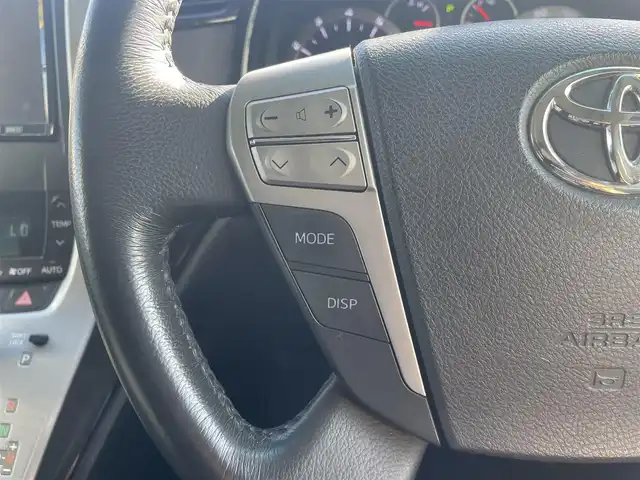 トヨタ アルファード 240S プライムセレクションⅡ 和歌山県 2011(平23)年 12.1万km ブラック (株)IDOMが運営する【じしゃロン和歌山店】の自社ローン対象車両になります。こちらは現金ご利用時の価格です。/自社ローンご希望の方は別途その旨お申付け下さい。/4WD/寒冷地仕様/アルパインナビ/AM/FM/CD/DVD/TV/アルパインフリップダウンナビ/両側パワースライドドア/横滑り抑制装置/クルーズコントロール/パワーバックドア/コーナーセンサー/純正フロアマット/後席オットマン/7人乗り/社外AW20インチ