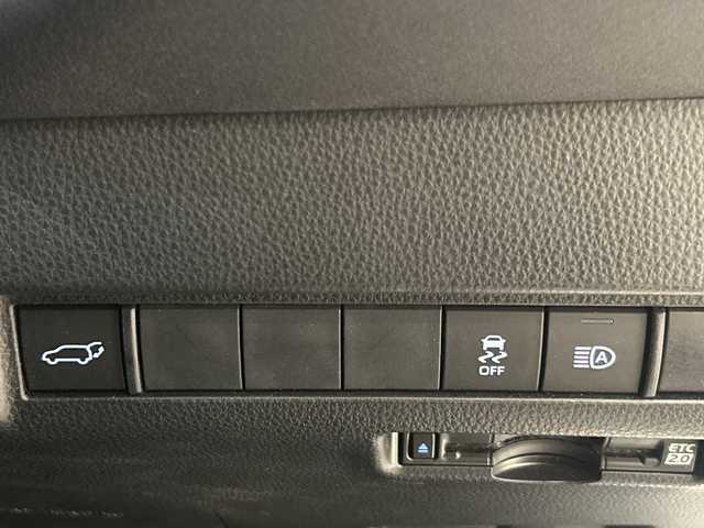 トヨタ ハリアー ハイブリッド G 埼玉県 2024(令6)年 1.6万km プラチナホワイトパールマイカ セーフティセンス/純正SDナビ/　　BT/USB/フルセグ/バックカメラ/パワーバックドア/レーダークルーズコントロール/レーンキープアシスト/オートブレーキホールド/LEDヘッドライト/パワーシート/ハーフレザーシート/純正18インチアルミホイール/ETC2.0/スマートキー/禁煙車