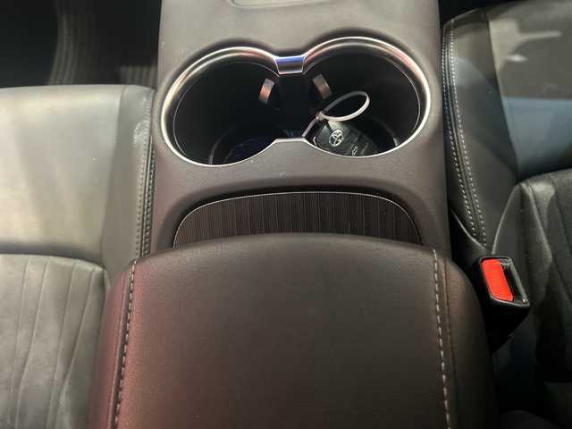 トヨタ ハリアー ハイブリッド G 埼玉県 2024(令6)年 1.6万km プラチナホワイトパールマイカ セーフティセンス/純正SDナビ/　　BT/USB/フルセグ/バックカメラ/パワーバックドア/レーダークルーズコントロール/レーンキープアシスト/オートブレーキホールド/LEDヘッドライト/パワーシート/ハーフレザーシート/純正18インチアルミホイール/ETC2.0/スマートキー/禁煙車