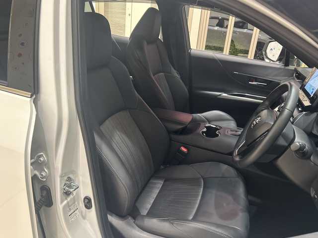 トヨタ ハリアー ハイブリッド G 埼玉県 2024(令6)年 1.6万km プラチナホワイトパールマイカ セーフティセンス/純正SDナビ/　　BT/USB/フルセグ/バックカメラ/パワーバックドア/レーダークルーズコントロール/レーンキープアシスト/オートブレーキホールド/LEDヘッドライト/パワーシート/ハーフレザーシート/純正18インチアルミホイール/ETC2.0/スマートキー/禁煙車