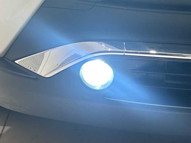 トヨタ ハリアー ハイブリッド G 埼玉県 2024(令6)年 1.6万km プラチナホワイトパールマイカ セーフティセンス/純正SDナビ/　　BT/USB/フルセグ/バックカメラ/パワーバックドア/レーダークルーズコントロール/レーンキープアシスト/オートブレーキホールド/LEDヘッドライト/パワーシート/ハーフレザーシート/純正18インチアルミホイール/ETC2.0/スマートキー/禁煙車