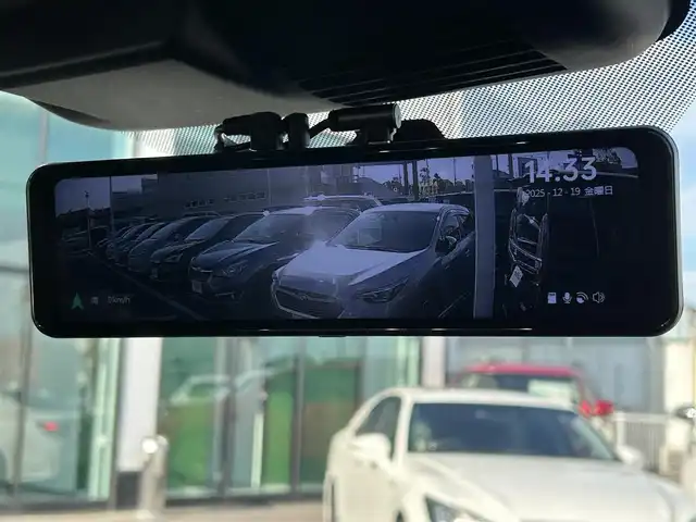 三菱 アウトランダー ＰＨＥＶ P 愛媛県 2022(令4)年 5.6万km ブラックダイヤモンド 登録時走行距離: 55590km/4WD/ワンオーナー/メーカーOP純正ナビ/AM/FM/フルセグTV/USB/AppleCarPlay/Bluetooth/BOSEスピーカー/ワイヤレス充電/前方ドラレコ/全方位カメラ/デジタルインナーミラー/追従クルコン/衝突軽減システム/横滑り防止装置/ダウンヒルアシストコントロール/3列シート/全席シートヒーター/レザーシート/D+Nパワーシート/走行モード切替/本革ステアリング/ステアリングヒーター/パドルシフト/AC1500W/LEDヘッドライト/オートライト/スマートキー/スペアキー1本/純正アルミホイール/純正フロアマット