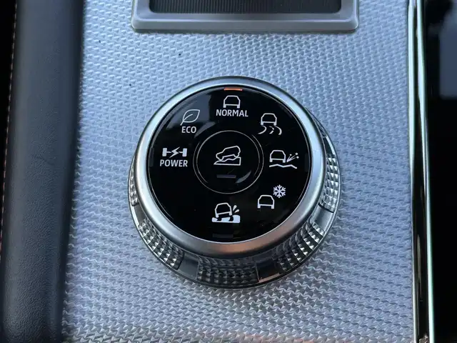 三菱 アウトランダー ＰＨＥＶ P 愛媛県 2022(令4)年 5.6万km ブラックダイヤモンド 登録時走行距離: 55590km/4WD/ワンオーナー/メーカーOP純正ナビ/AM/FM/フルセグTV/USB/AppleCarPlay/Bluetooth/BOSEスピーカー/ワイヤレス充電/前方ドラレコ/全方位カメラ/デジタルインナーミラー/追従クルコン/衝突軽減システム/横滑り防止装置/ダウンヒルアシストコントロール/3列シート/全席シートヒーター/レザーシート/D+Nパワーシート/走行モード切替/本革ステアリング/ステアリングヒーター/パドルシフト/AC1500W/LEDヘッドライト/オートライト/スマートキー/スペアキー1本/純正アルミホイール/純正フロアマット