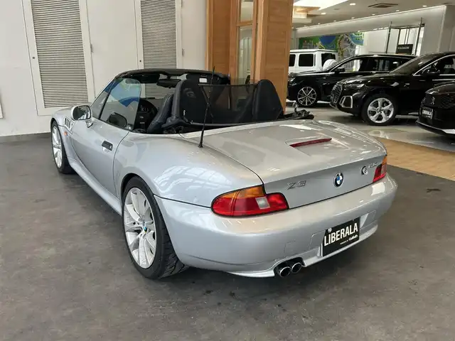ＢＭＷ ＢＭＷ Ｚ３ ロードスター 2．0 大阪府 1999(平11)年 8.4万km シルバー 黒革/パワーシート/ETC/レーダー探知機/純正17インチAW