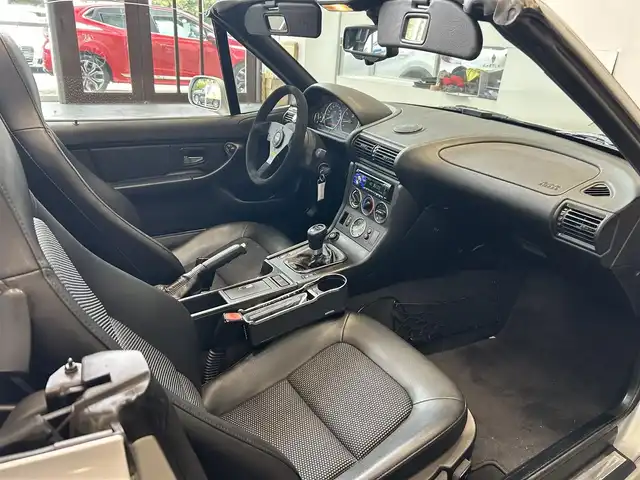 ＢＭＷ ＢＭＷ Ｚ３ ロードスター 2．0 大阪府 1999(平11)年 8.4万km シルバー 黒革/パワーシート/ETC/レーダー探知機/純正17インチAW