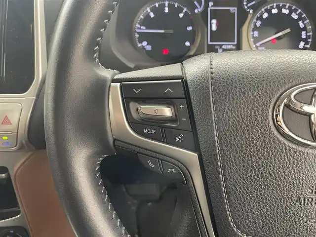 トヨタ ランドクルーザー プラド TX-L 70thアニバーサリーLTD 滋賀県 2022(令4)年 4.3万km ブラック 純正9インチナビ/【Bluetooth/CD/DVD/フルセグTV】/茶レザーシート/サンルーフ/バックカメラ/クリアランスソナー/追従クルーズコントロール/LEDヘッドライト/オートマチックハイビーム/衝突軽減ブレーキ/D/Nパワーシート/D/Nシートヒーター/D/Nシートベンチレーション/ビルトインETC2.0/MTモード付AT/純正フロアマット/プッシュスタート/スマートキー/ステアリングリモコン