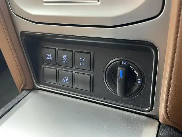 トヨタ ランドクルーザー プラド TX-L 70thアニバーサリーLTD 滋賀県 2022(令4)年 4.3万km ブラック 純正9インチナビ/【Bluetooth/CD/DVD/フルセグTV】/茶レザーシート/サンルーフ/バックカメラ/クリアランスソナー/追従クルーズコントロール/LEDヘッドライト/オートマチックハイビーム/衝突軽減ブレーキ/D/Nパワーシート/D/Nシートヒーター/D/Nシートベンチレーション/ビルトインETC2.0/MTモード付AT/純正フロアマット/プッシュスタート/スマートキー/ステアリングリモコン