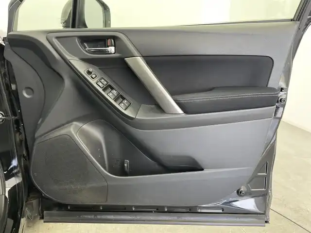 スバル フォレスター 2．0i－L アイサイト 富山県 2014(平26)年 5.2万km クリスタルブラックシリカ 4WD/社外ナビ(AM/FM/CD/DVD/BT)/フルセグTV/バックカメラ/レーダークルーズコントロール/レーンキープアシスト/衝突軽減装置/横滑り防止装置/アイドリングストップ/純正AW/純正フロアマット/前席シートヒーター/ETC/パドルシフト/キセノンヘッドライト/オートライト/スマートキー/プッシュスタート/取扱説明書/保証書