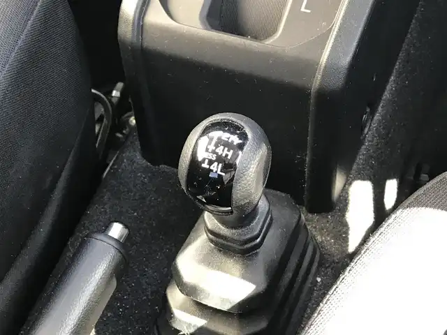 スズキ ジムニー シエラ JC 富山県 2023(令5)年 2.6万km ミディアムグレー 4WD/衝突被害軽減ブレーキ/レーンキープアシスト/クルーズコントロール/プッシュスタート/スマートキー/LEDヘッドライト/オートライト/シートヒーター/ダウンヒルアシストコントロール/革巻きステアリング/背面タイヤ/ウインカーミラー/フォグランプ