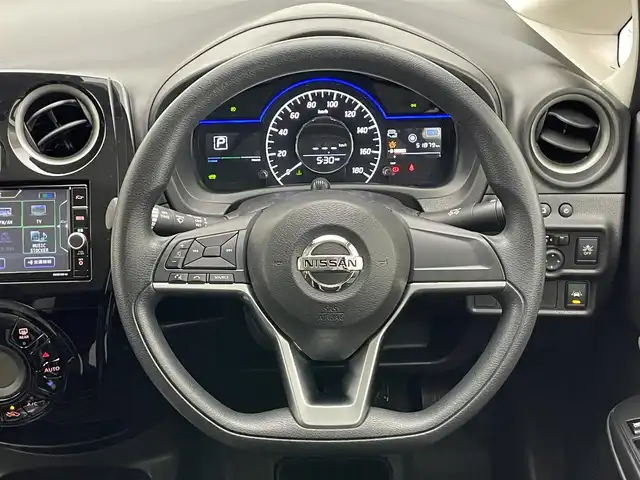 日産 ノート e－パワー X Vセレクション 愛知県 2020(令2)年 5.2万km スーパーブラック 純正ナビ　全方位カメラ　ＥＴＣ２．０　禁煙車　スマートルームミラー　純正ドラレコ　フルセグＴＶ　Ｂｌｕｅｔｏｏｔｈ　エマージェンシーブレーキ　衝突軽減　車線逸脱　ＬＥＤオートライト　コーナーセンサー