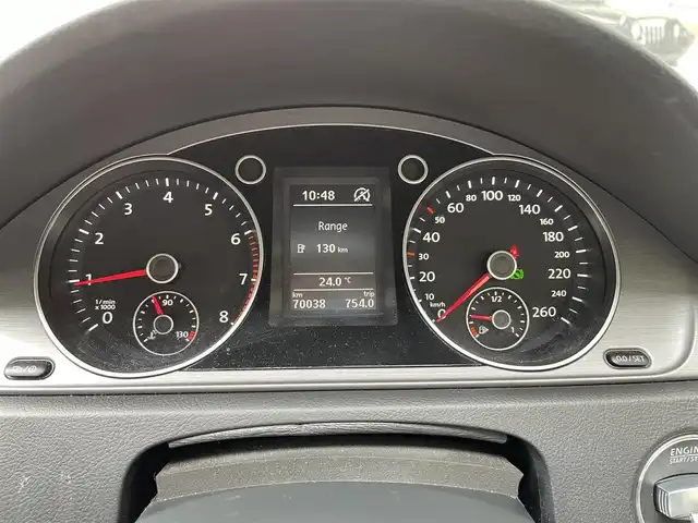 フォルクスワーゲン パサート ヴァリアント TSI コンフォBM 和歌山県 2014(平26)年 7万km 白 純正ナビ/（FM/AM/DVD/CD/ワンセグTV/Bluetooth/SD）/電子パーキング/クルーズコントロール（追従なし）/アイドリングストップ/ETC/ルーフレール/純正アルミホイール/保証書/取扱説明書