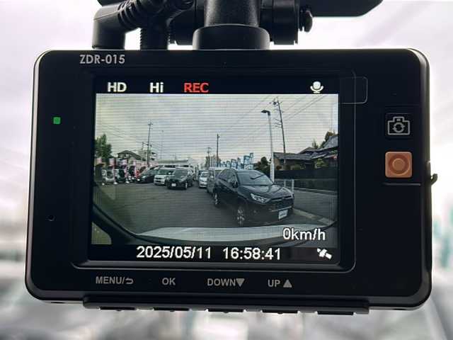 トヨタ ヴォクシー ZS 煌Ⅱ 愛知県 2019(平31)年 7.4万km ホワイトパールクリスタルシャイン /禁煙車/ワンオーナー//純正10インチナビ・フルセグTV//BT.CD.DVD.HDMI.USB//ビルトインETC//前後ドライブレコーダー/（ZDR-015）//プリクラッシュセーフティ//レーンディパーチャーアラート//クリアランスソナー//クルーズコントロール//両側パワースライドドア//ステアリングスイッチ//革巻きステアリング//LEDオートライト//オートマチックハイビーム//アイドリングストップ//電格ミラーウインカー//純正フロアマット//純正ドアバイザー//横滑り防止装置（TRC）//ECOモード//純正16インチアルミホイール//取扱説明書/新車保証書//スペアキー