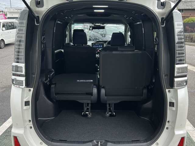 トヨタ ヴォクシー ZS 煌Ⅱ 愛知県 2019(平31)年 7.4万km ホワイトパールクリスタルシャイン /禁煙車/ワンオーナー//純正10インチナビ・フルセグTV//BT.CD.DVD.HDMI.USB//ビルトインETC//前後ドライブレコーダー/（ZDR-015）//プリクラッシュセーフティ//レーンディパーチャーアラート//クリアランスソナー//クルーズコントロール//両側パワースライドドア//ステアリングスイッチ//革巻きステアリング//LEDオートライト//オートマチックハイビーム//アイドリングストップ//電格ミラーウインカー//純正フロアマット//純正ドアバイザー//横滑り防止装置（TRC）//ECOモード//純正16インチアルミホイール//取扱説明書/新車保証書//スペアキー