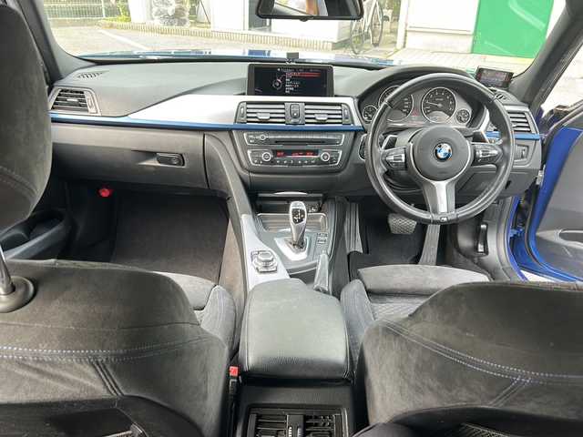 ＢＭＷ ３２８ｉ ツーリング Mスポーツ 大阪府 2013(平25)年 7.6万km 青 純正メーカーナビ/・DVD/CD/FM/AM/Bluetooth/・フルセグテレビ/ETC/ドライブレコーダー/バックカメラ/クルーズコントロール/革巻きステアリング/ステアリングリモコン/パドルシフト/パワーシート（D席+N席）/メモリシート（D席）/ルーフレール/コーナーセンサー/オートライト/オートエアコン/スマートキー×2/プッシュスタート/USBジャック/純正18インチアルミホイール/取扱説明書/ナビ取扱説明書/保証書