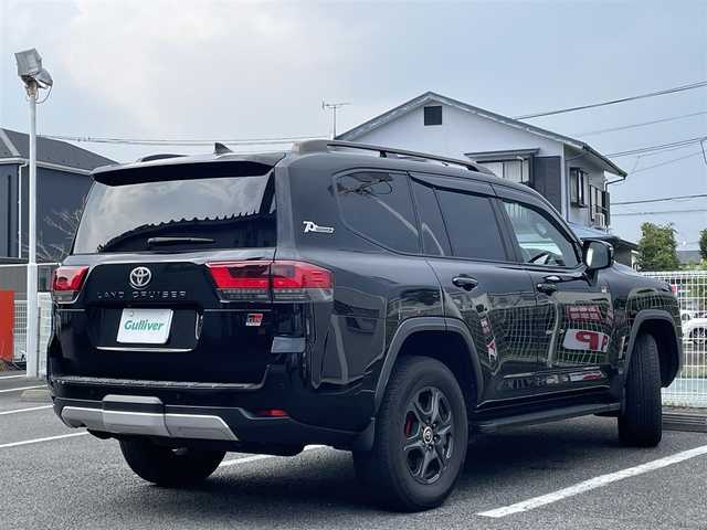 トヨタ ランドクルーザー GRスポーツ 静岡県 2021(令3)年 4.2万km ブラック ~JBLサウンド~/ユーザー買取車両/ワンオーナー/純正MOPナビ/　【CD/DVD/BT/地デジフルセグTV】/純正LEDヘッドライト/純正18インチAW/サンルーフ/本革シート/プリクラッシュセーフティシステム/レーダークルーズコントロール/レーンキープアシスト/フロントセンターリアデフロック/本革シート/ベンチレーション＆シートヒーター/ヘッドアップディスプレイ/パノラミックビューモニター/バックカメラ/ドライブレコーダー/ETC2.0/クールボックス/パワーバックドア/AC100V電源/オートホールド/電動パーキングブレーキ/クリアランスソナー/ルーフレール/USBポート/新車時保証書/社外セキュリティ/スペアキー×1