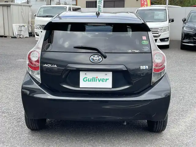 トヨタ アクア S 大分県 2012(平24)年 5.3万km ブラックマイカ 〇ワンオーナー/〇社外オーディオ（DEH-6500）/　CD/BT/AUX/〇フロアマット/〇ウインカーミラー/〇ヘッドライトレベライザー/〇ECOモード/〇EVモード/〇スマートキー/〇エンジンプッシュスタート/〇保証書/〇取扱説明書
