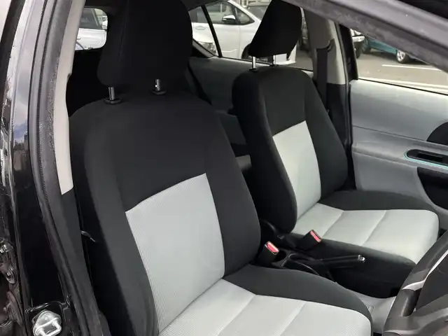 トヨタ アクア S 大分県 2012(平24)年 5.3万km ブラックマイカ 〇ワンオーナー/〇社外オーディオ（DEH-6500）/　CD/BT/AUX/〇フロアマット/〇ウインカーミラー/〇ヘッドライトレベライザー/〇ECOモード/〇EVモード/〇スマートキー/〇エンジンプッシュスタート/〇保証書/〇取扱説明書