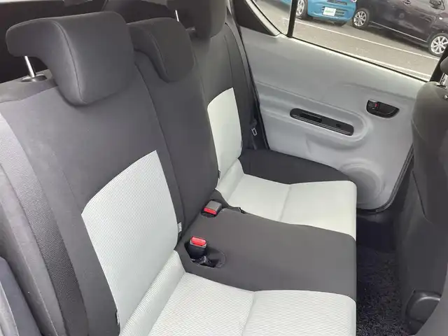 トヨタ アクア S 大分県 2012(平24)年 5.3万km ブラックマイカ 〇ワンオーナー/〇社外オーディオ（DEH-6500）/　CD/BT/AUX/〇フロアマット/〇ウインカーミラー/〇ヘッドライトレベライザー/〇ECOモード/〇EVモード/〇スマートキー/〇エンジンプッシュスタート/〇保証書/〇取扱説明書