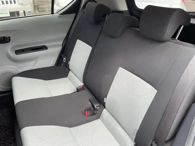 トヨタ アクア S 大分県 2012(平24)年 5.3万km ブラックマイカ 〇ワンオーナー/〇社外オーディオ（DEH-6500）/　CD/BT/AUX/〇フロアマット/〇ウインカーミラー/〇ヘッドライトレベライザー/〇ECOモード/〇EVモード/〇スマートキー/〇エンジンプッシュスタート/〇保証書/〇取扱説明書