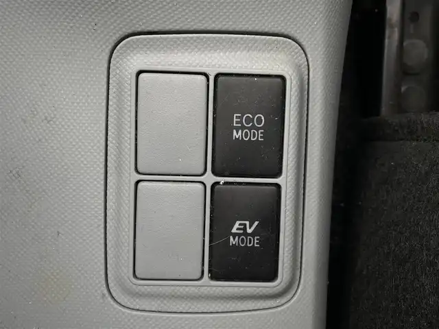 トヨタ アクア S 大分県 2012(平24)年 5.3万km ブラックマイカ 〇ワンオーナー/〇社外オーディオ（DEH-6500）/　CD/BT/AUX/〇フロアマット/〇ウインカーミラー/〇ヘッドライトレベライザー/〇ECOモード/〇EVモード/〇スマートキー/〇エンジンプッシュスタート/〇保証書/〇取扱説明書