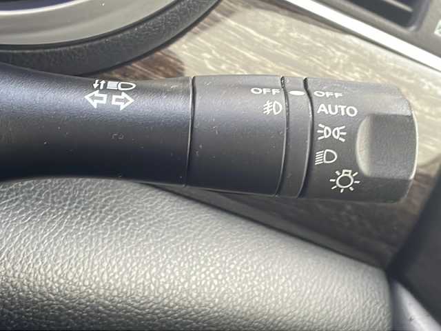 日産 エルグランド 250HWS アーバンクロム 熊本県 2012(平24)年 9.1万km ブリリアントホワイトパール (株)IDOMが運営する【じしゃロン熊本店】の自社ローン対象車両になります。こちらは現金ご利用時の価格です。自社ローンご希望の方は別途その旨お申付け下さい。　/純正ナビ/全方位カメラ/フルセグテレビ/DVD/CD/ETC/ハーフレザーシート/両側パワースライドドア/コーナーセンサー/HIDヘッドライト/オートライト/純正18インチアルミホイール